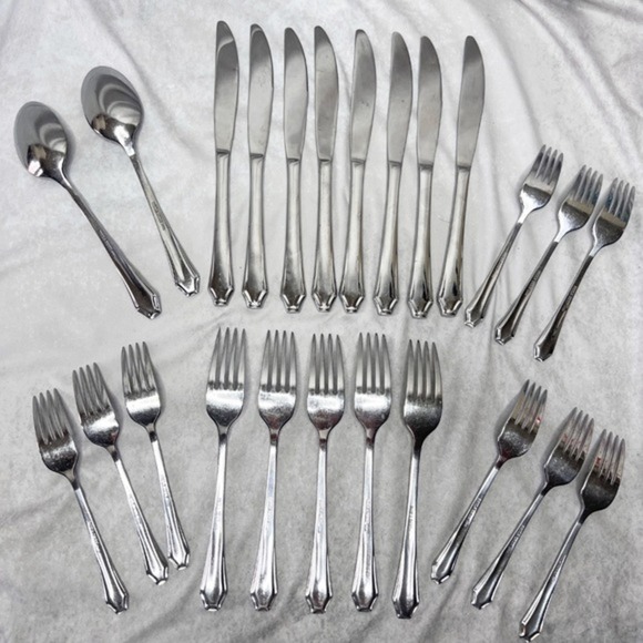 Paula Deen 24-Piece Stainless Steel Flatware Set Silverware - Picture 8 of 15